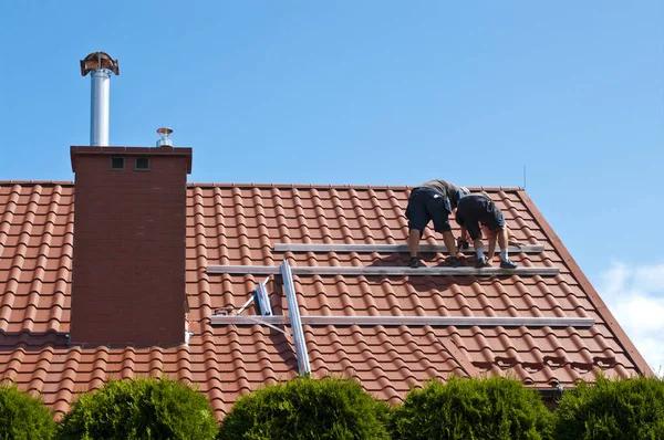 Roofing Contractor Tips for Carmel Residents Facing Seasonal Damage