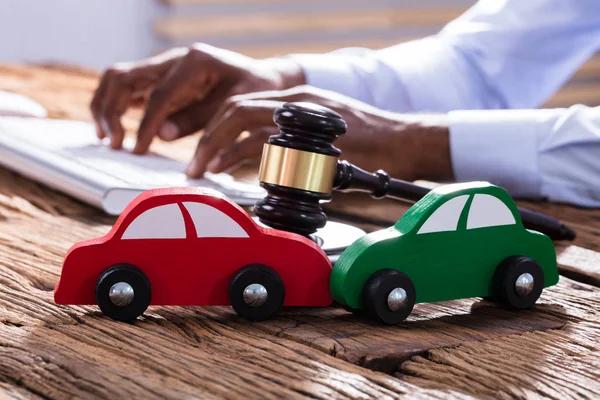 Local Justice: Finding the Right Car Accident Lawyer in Huntington