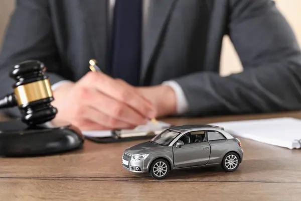 Navigating Injury Claims with a Car Crash Lawyer Chicago